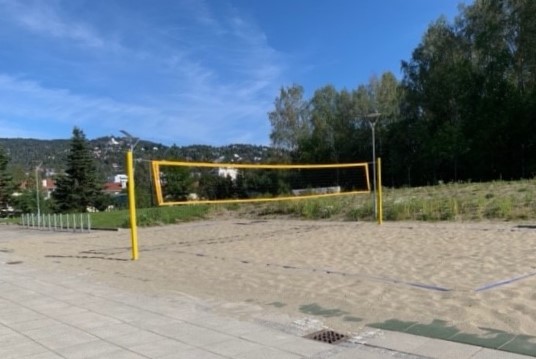 Sandvolleyballbanen vår