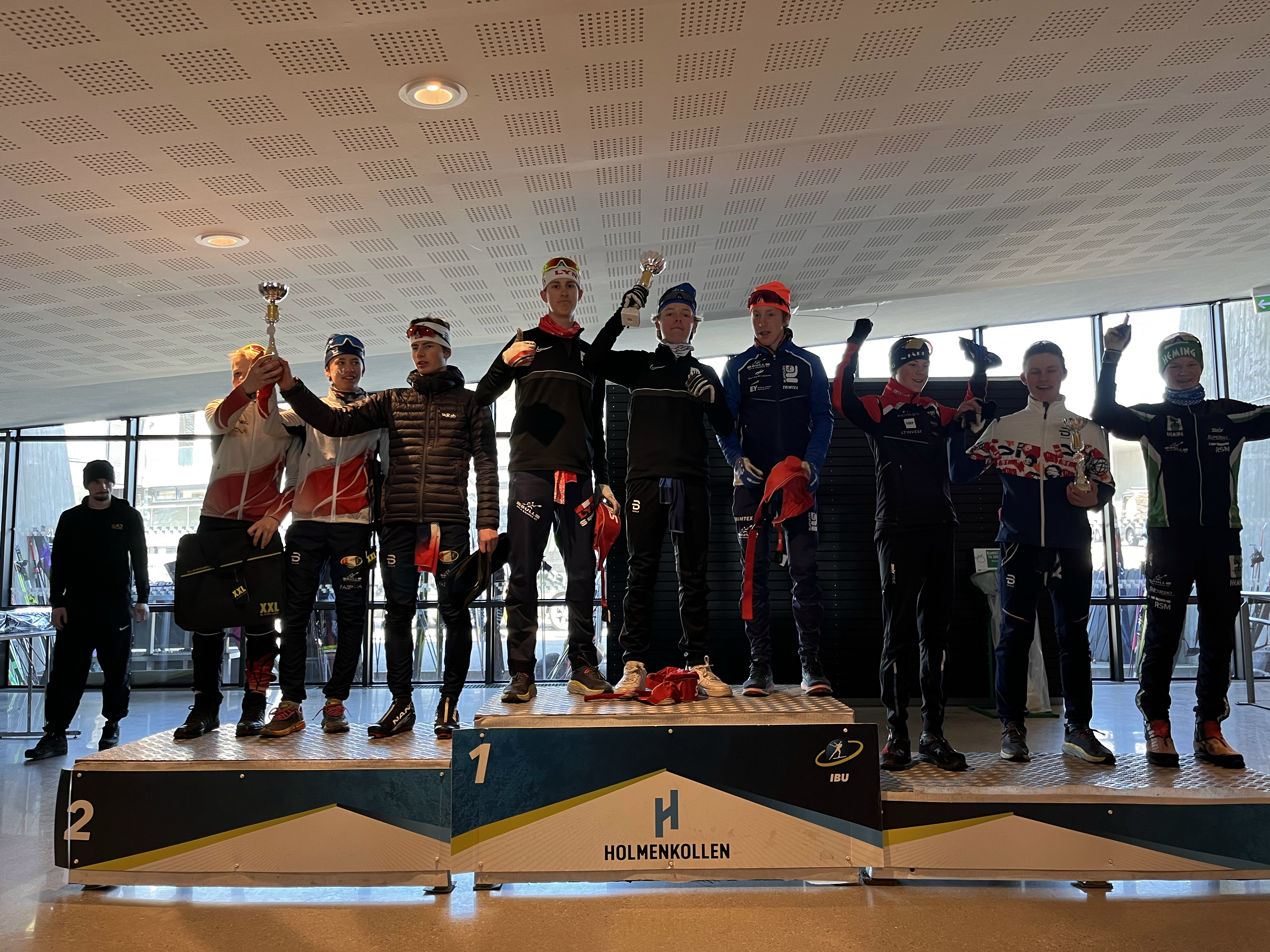 Ungdomsskoler-vinnerpallen-gutter